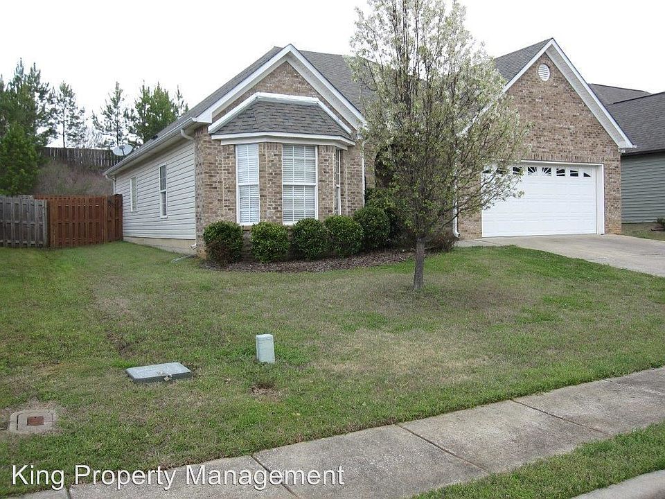 1st image of 330 Oak Leaf Cir