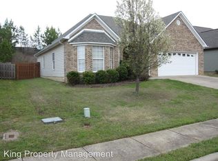 330 Oak Leaf Cir, Pell City, AL 35125