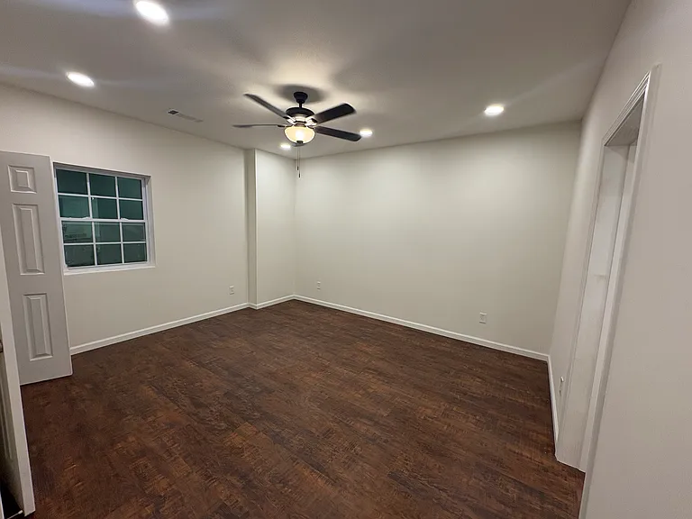 3196 Moon Stone Ln — Photo 32