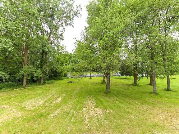 2nd image of 10555 Woodbrook Dr