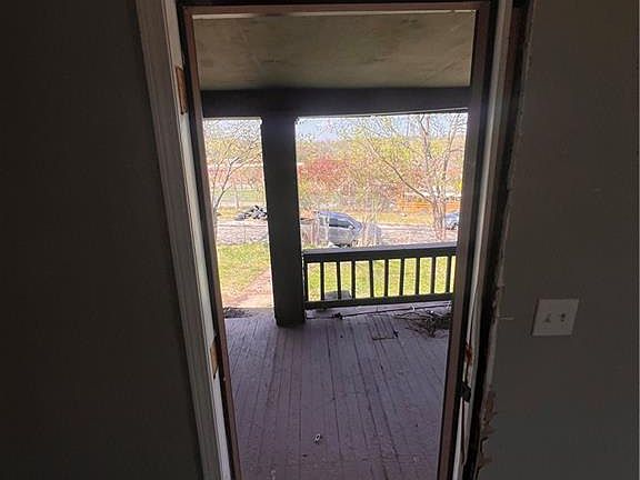 4th image of 6019 Chestnut Ave