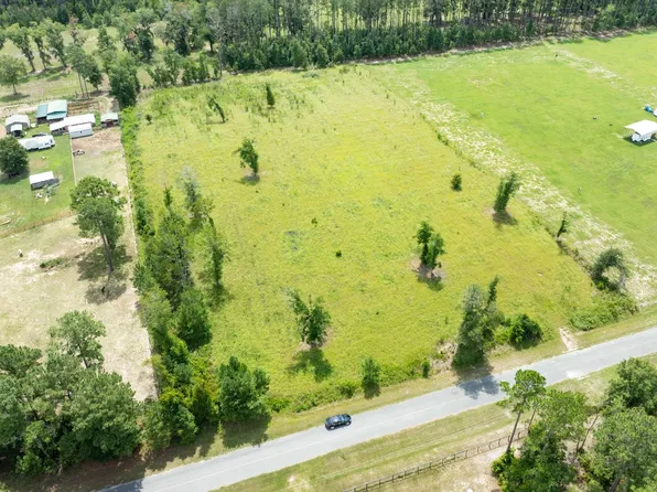 7 49th Dr, Wellborn, FL 32094