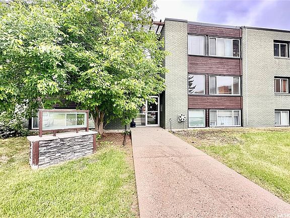 3rd image of UNIT 14-208 Lindsay PLACE