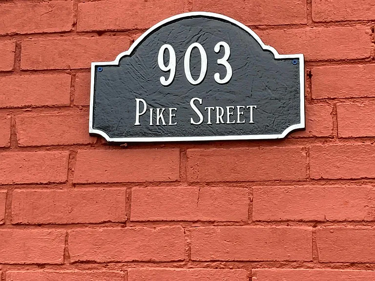 903 Pike St — Photo 2
