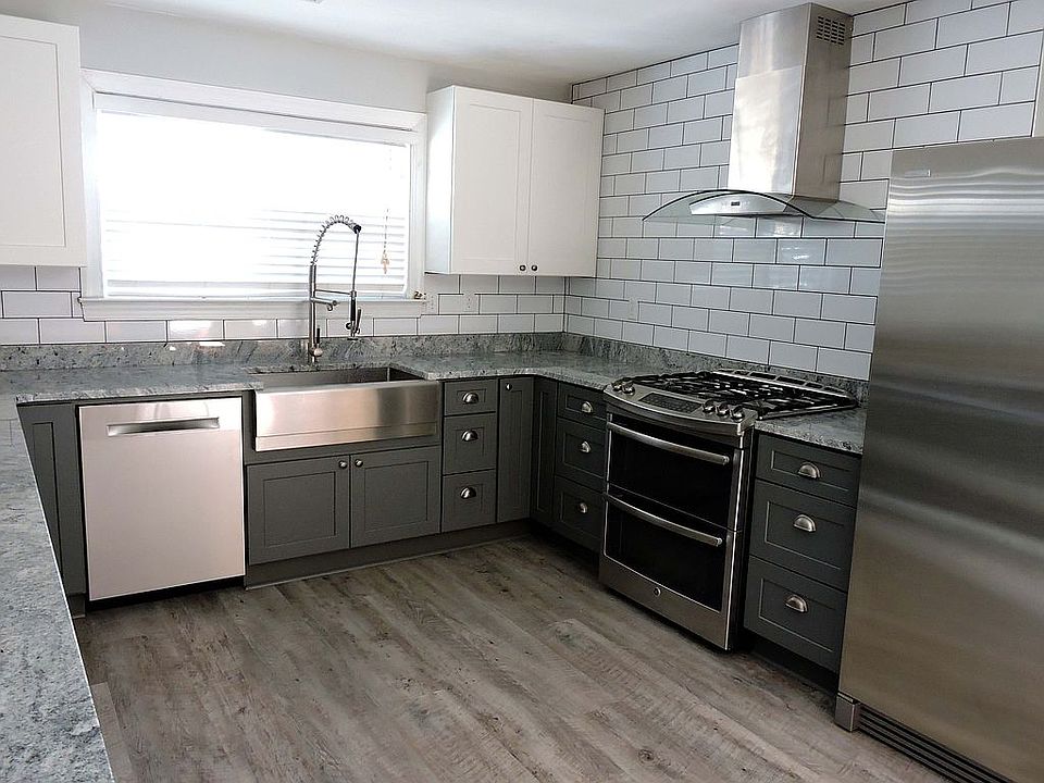 1st image of 9505 8th Bay St