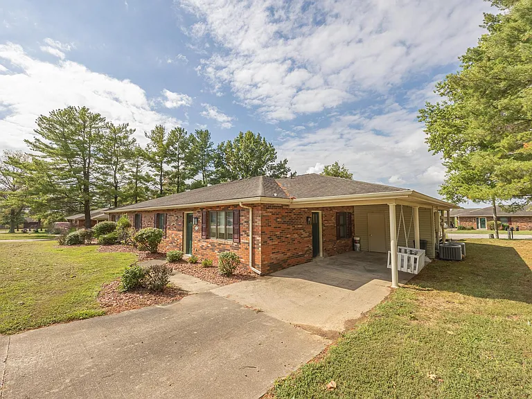 541 Circle Pine Dr — Photo 3