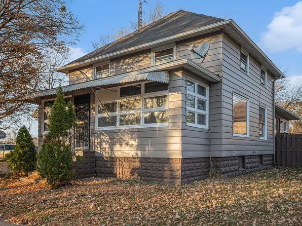 111 River Dr, Three Rivers, MI 49093