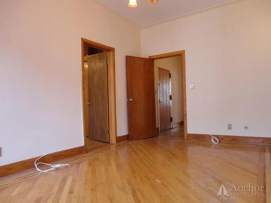 Rented by Anchor Associates | media 13
