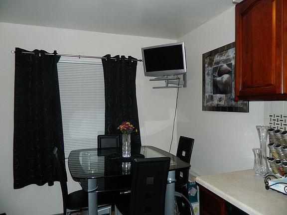 5th image of 14431 Pearson Ave