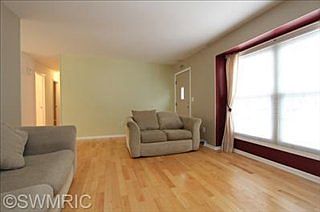 3rd image of 3420 Fuller Ave NE