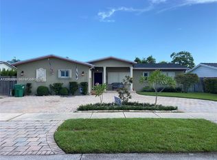 9145 SW 182nd St, Palmetto Bay, FL 33157