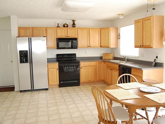 2nd image of 660 Brookledge Ct