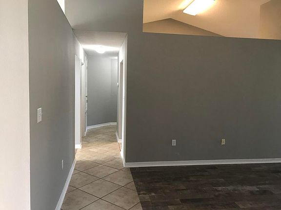 5th image of 1423 Connemara Cir