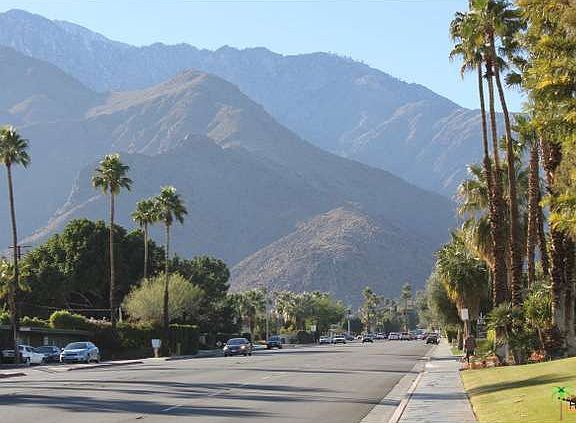 3rd image of 551 W Vista Chino