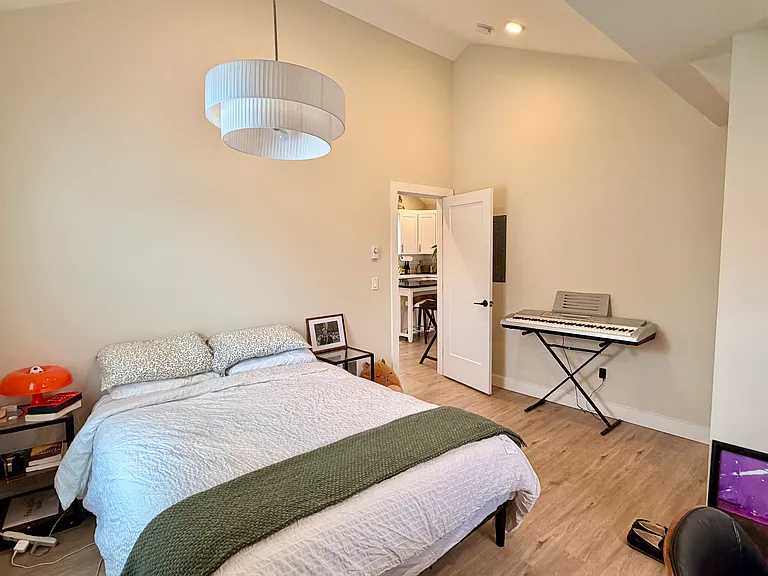 1609 E Columbia St #4 — Photo 9