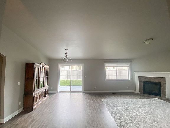 4th image of 1590 Ponderosa Ave