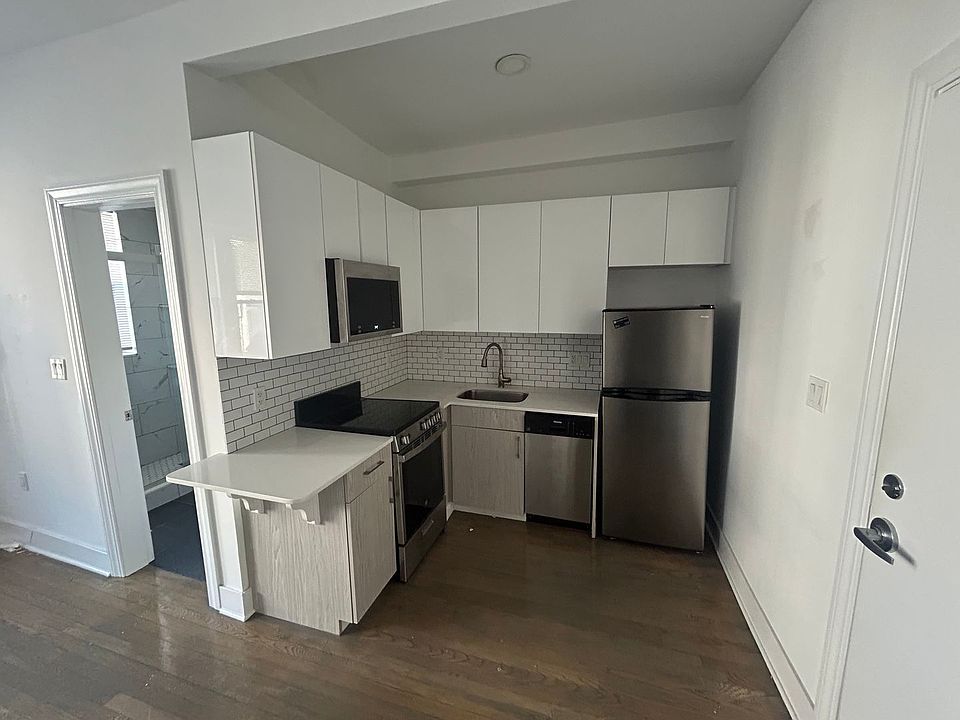 1st image of 11 Queensberry St APT 11