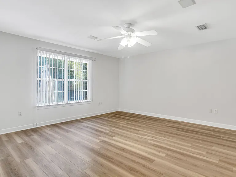 4429 Southminster Cir — Photo 38