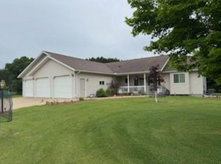 1064 Sunny Ridge Cir, Nekoosa, WI 54457
