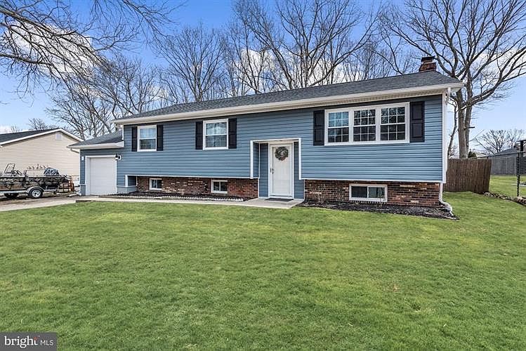 1st image of 122 Coville Dr