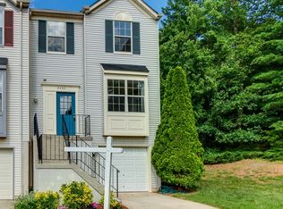 8490 Charnwood Ct, Manassas, VA 20111