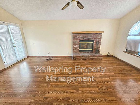 2nd image of 821 Janelle Ct