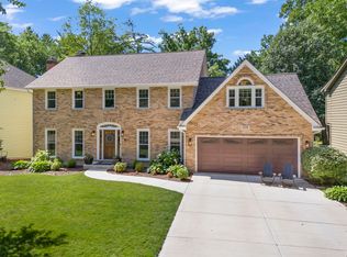 1018 Shimer Ct, Naperville, IL 60565