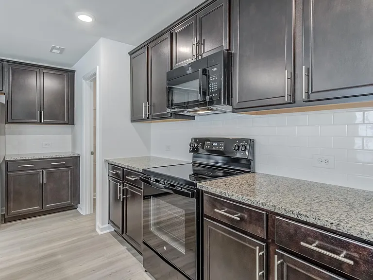 820 Bellewood Gardens Dr — Photo 15