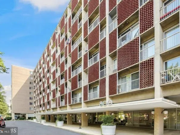 800 4th St SW APT S113, Washington, DC 20024