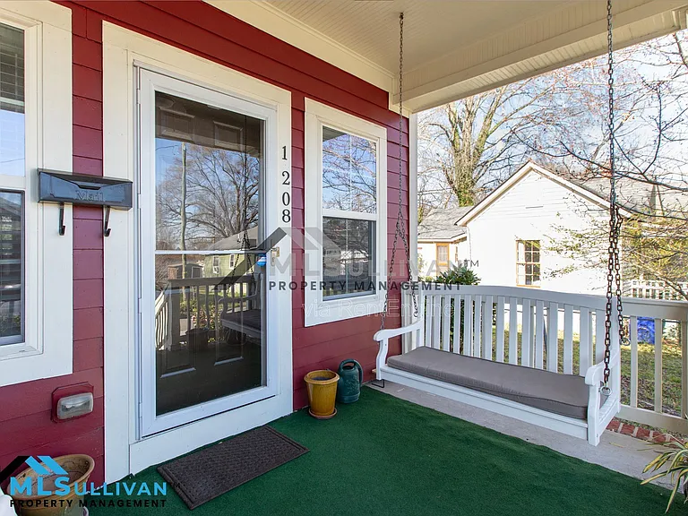 1208 Wall St — Photo 4