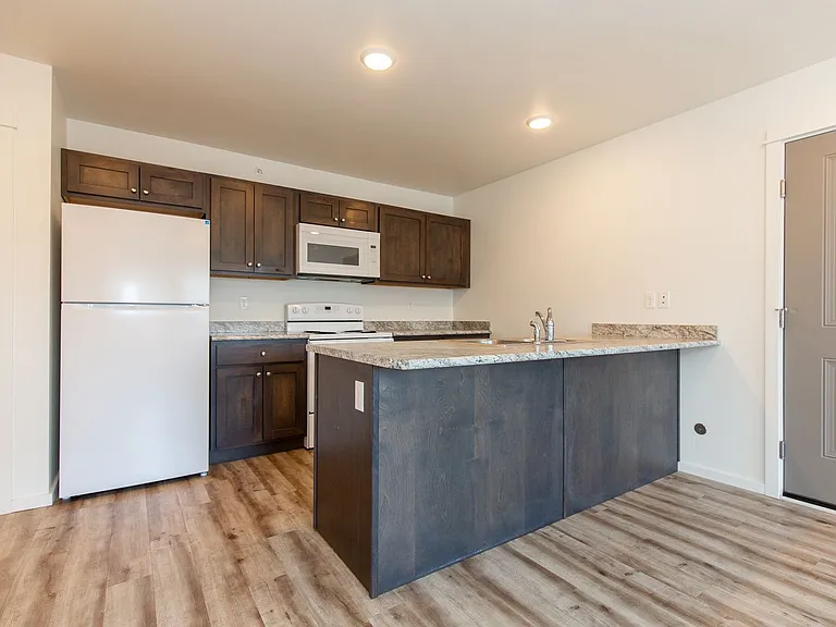Cottonwood Corner Apartments — Photo 17