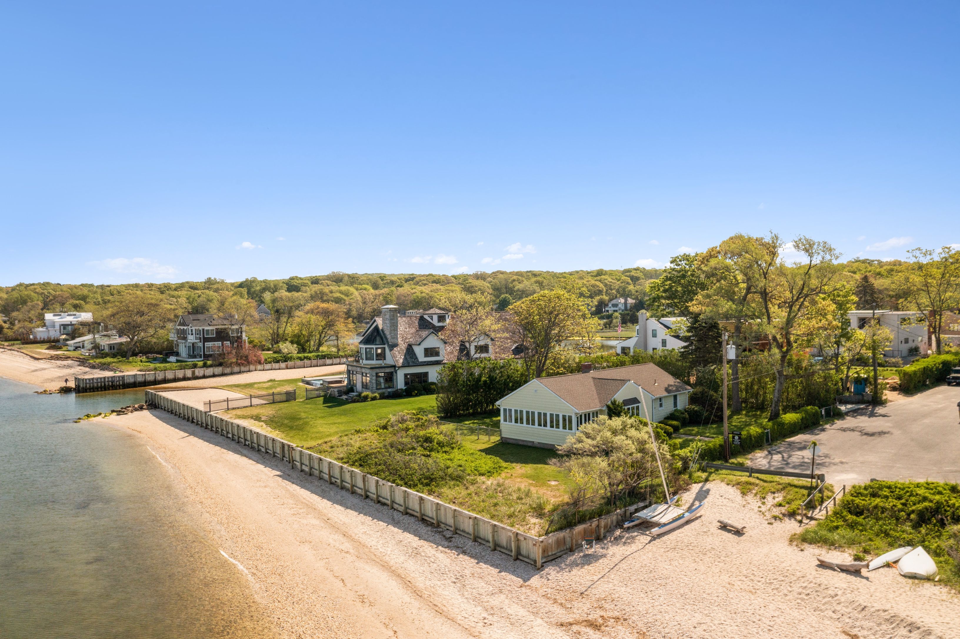 59 Oak Grove Rd, Southampton, NY 11968 Out East