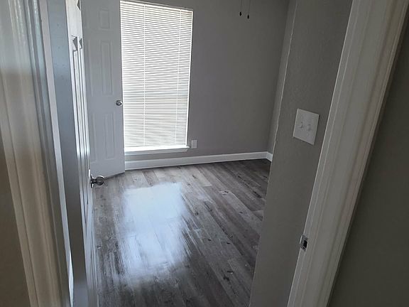 4th image of 1418 Colima St