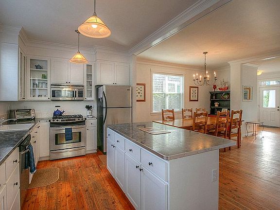 5th image of 361 Bella Beach Dr
