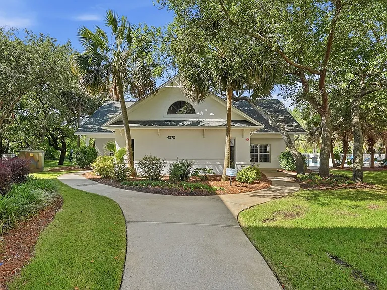 4270 Calinda Ln #316 — Photo 40