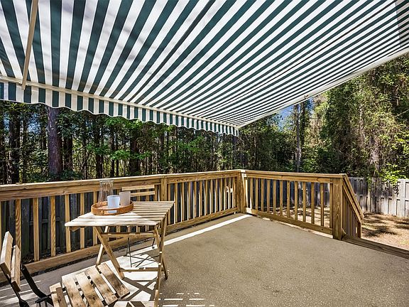 2nd image of 96533 Commodore Point Dr