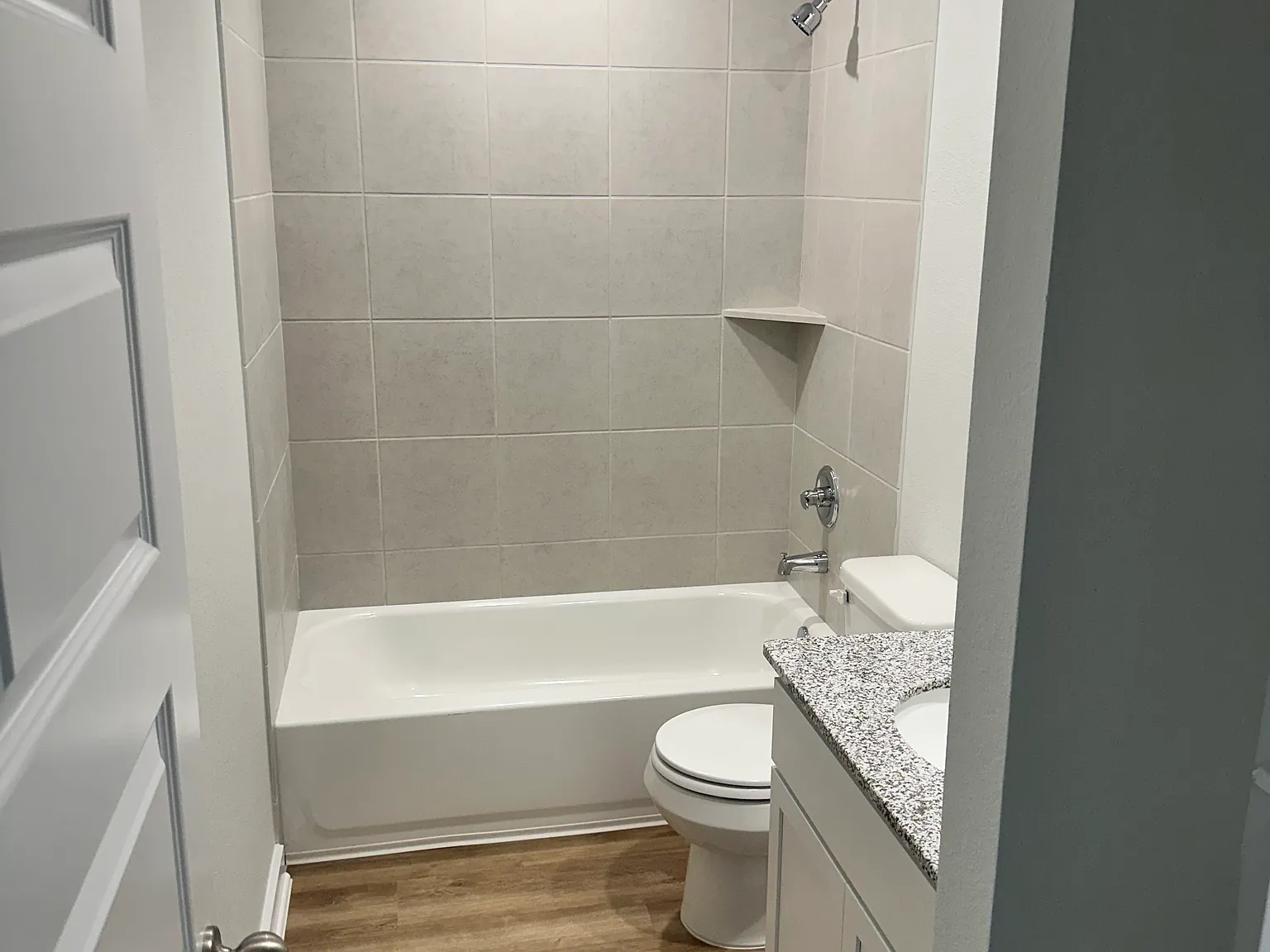 3 bed, 1247 sqft, $2,000 — Photo 4