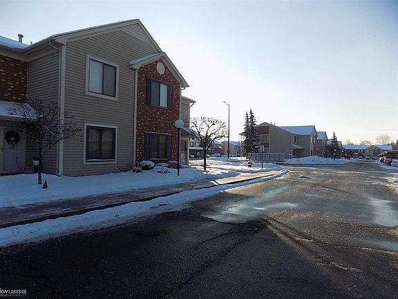 2nd image of 30695 Hidden Pines Ln