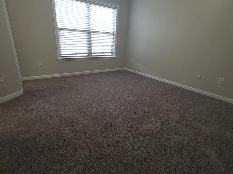 817 Charles Bank Ave SE #817 — Photo 18