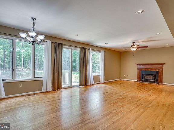 4th image of 43536 Bayberry Ct