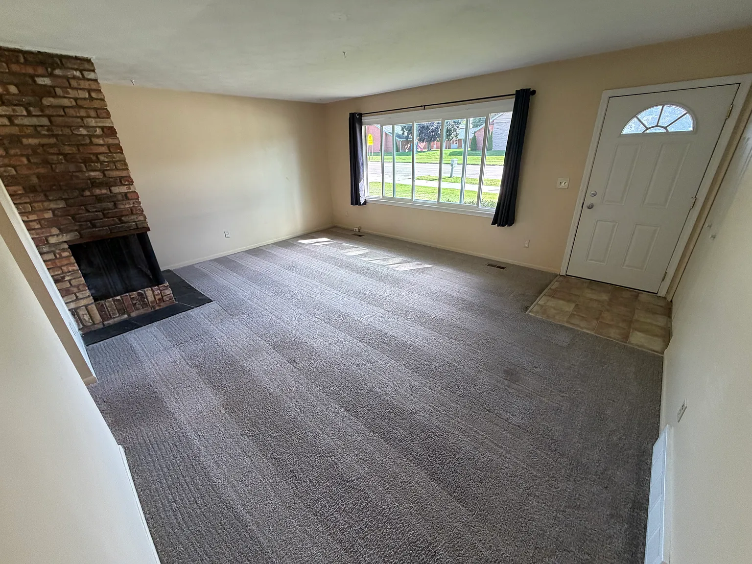 3 bed, 1250 sqft, $1,700 — Photo 3