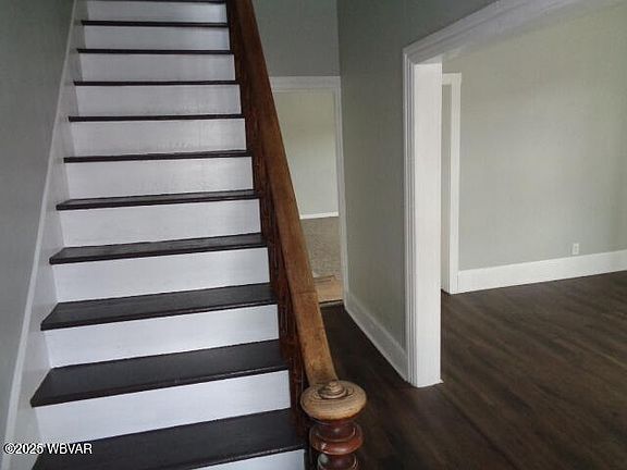 5th image of 511 Louisa St