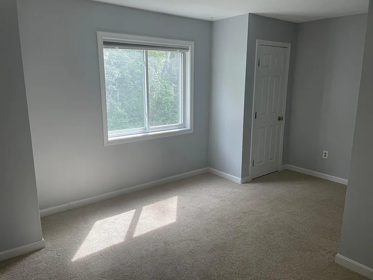 182 Locust Hill Rd — Photo 17