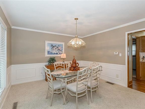 3rd image of 321 SE Alexandria Dr