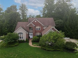 1225 River Run Dr, Macedonia, OH 44056