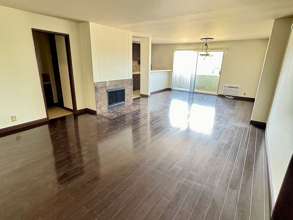 1st image of 2414 S Barrington Ave #212