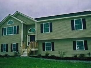 766 Orchard Dr, Wallkill, NY 12589