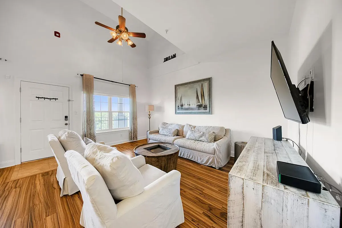 Building Photo - 4507 Furling Ln #303