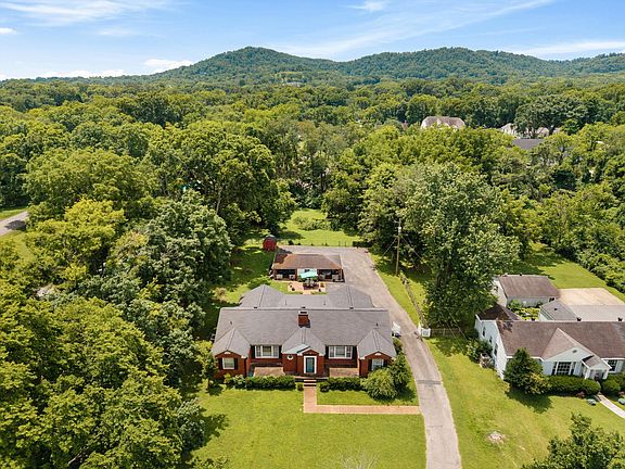 4th image of 923 Battery Ln