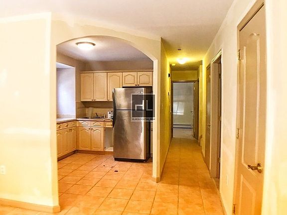 3rd image of 2712 Tilden Ave #2